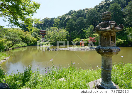 Kizugawa City, Kyoto Prefecture, overlooking the three-storied pagoda from the main hall of Joruri-ji Temple Kizugawa City, Kyoto Prefecture, overlooking the three-storied pagoda from the main hall of Joruri-ji Temple 78782913