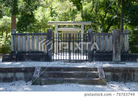 Hanazono Emperor's Mausoleum, Higashiyama-ku, Kyoto Hanazono Emperor's Mausoleum, Higashiyama-ku, Kyoto 78783749
