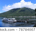櫪木縣日光市盛夏的中禪寺湖渡輪和南台山 78784007
