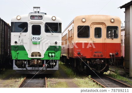 Kominato Railway Kiha 40 and Kiha 200 that stop at the depot 78789211