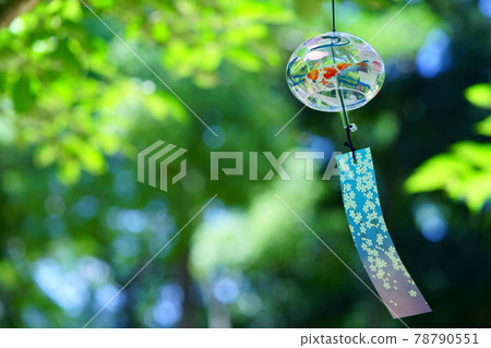 花園屋簷下的金魚風鈴1 78790551