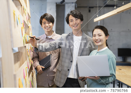 休閒商務團隊形象 78790766