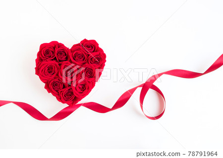 Heart made of crimson roses Heart made of crimson roses 78791964