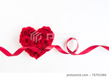 Heart made of crimson roses Heart made of crimson roses 78791966