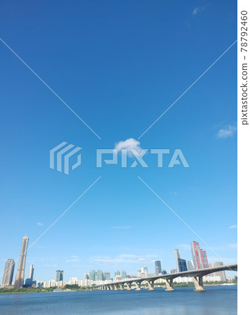 從漢江看到的汝矣島風景 從漢江看到的汝矣島風景 78792460