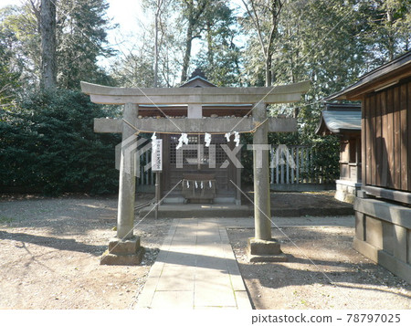 位於櫪木縣小山市宮本町的須賀神社,德川家康供奉並供奉神轎。 位於櫪木縣小山市宮本町的須賀神社,德川家康供奉並供奉神轎。 78797025