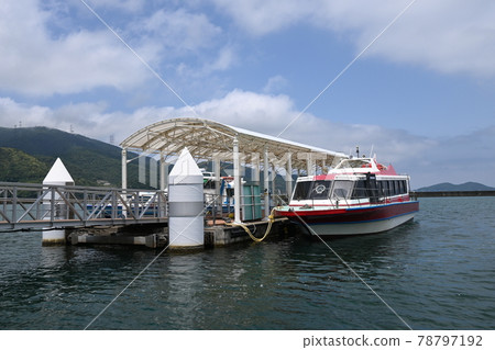 Roadside station "Uminpia Oi" in Oi Town, Fukui Prefecture, the best view of the blue sea and sky, Mt. Aoba and Aoto Ohashi 78797192