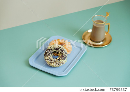 甜甜圈和咖啡 甜甜圈和咖啡 78799887