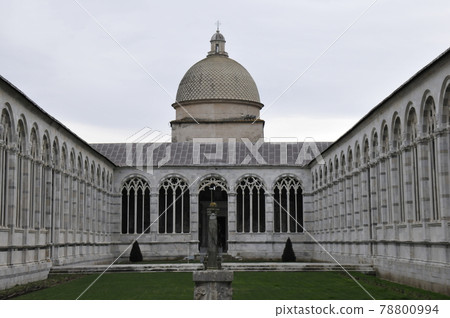 Italy, Pisa, Leaning Tower of Pisa, Camposanto, courtyard 78800994