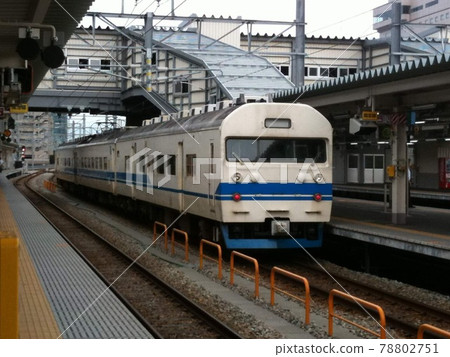Series 419 that stops at Toyama Station Series 419 that stops at Toyama Station 78802751