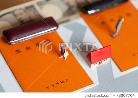 Mature divorce graduated couple's money image 78807704