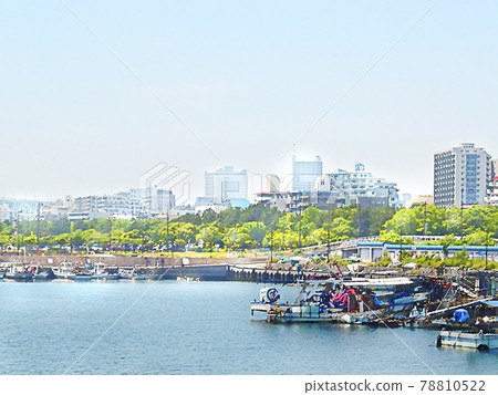 Scenery of town Green Road Scenery of town Green Road 78810522