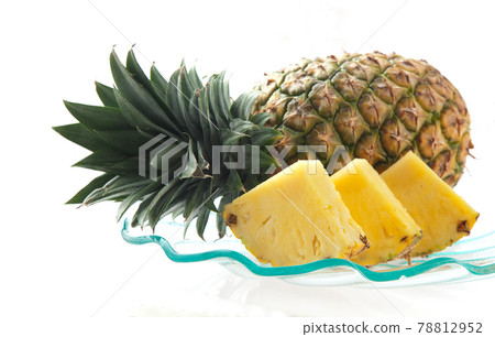 成熟的菠蘿切塊 成熟的菠蘿切塊 78812952