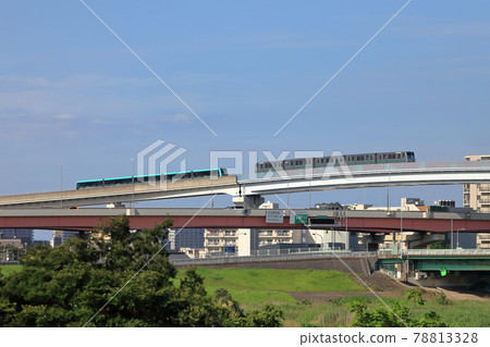 Nippori-Toneri Liner and Ogi Ohashi (Arakawa Bridge) 78813328