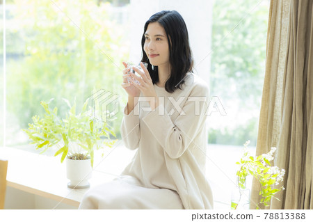 臥室礦泉水 臥室礦泉水 78813388