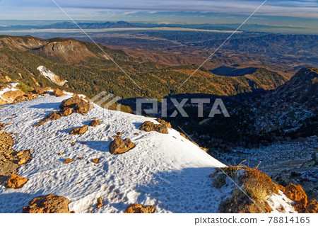 初冬時從八嶽山脈和伊之岳脊線看到的淺間山 78814165