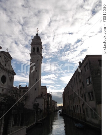 Venice street corner 78815580