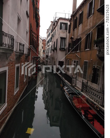 Venice street corner 78815628