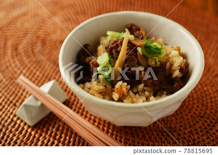 Beef and beef rice cooked rice 78815695