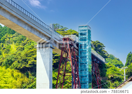 Amarube Viaduct (Sunny in June) 78816671