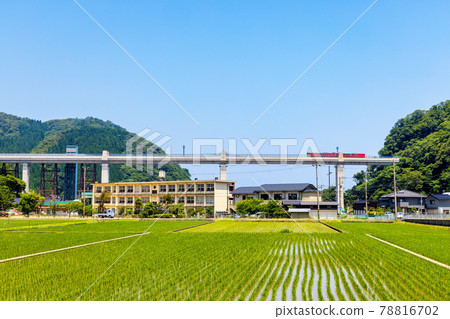 阿丸部高架橋（六月晴） 78816702