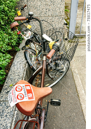 警告非法停放自行車 警告非法停放自行車 78817475