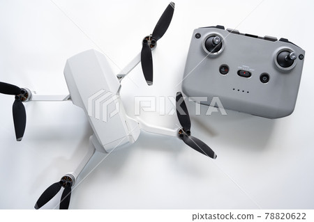Drone_white 背景 78820622