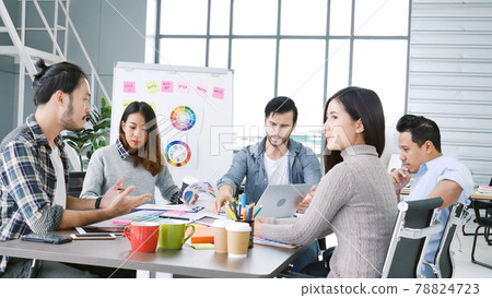 Diversity multiethnic team group of business people Present meeting conference room brainstorming business graph, chart. Multicultural Teamwork collaborate business team meeting together trust partner 78824723