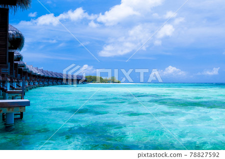馬爾代夫水屋和鈷藍色的大海 78827592