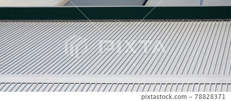 Metal gray roof with rhythmic parallel relief directions 78828371