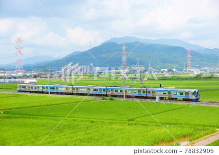 Nishitetsu 3000 series running in the Chikushino plain 78832906