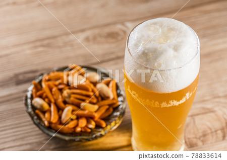 啤酒 啤酒和小吃 78833614