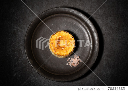 Basque cheese cake rock salt Basque cheese cake rock salt 78834885