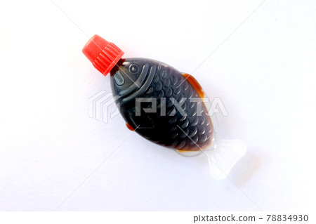 Fish-shaped soy sauce vial 78834930