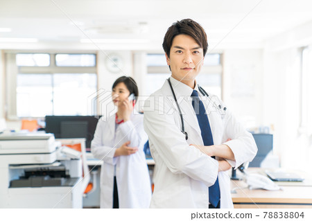 Young male and female medical team 78838804