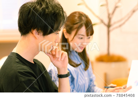 男人和女人見面 男人和女人見面 78845408