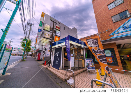 可以欣賞日本橫濱市容,例如安扎野站前的商店街。 ATM也是改頭換面... 可以欣賞日本橫濱市容,例如安扎野站前的商店街。 ATM也是改頭換面... 78845424
