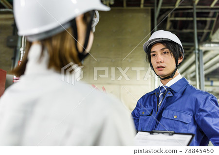 在生產/工廠工作的技術人員 78845450