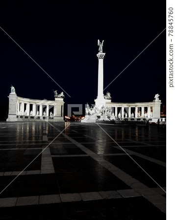 【匈牙利-布達佩斯】英雄廣場夜景燈飾 78845760