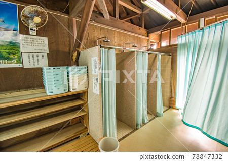 Hama no Yu, a public hot spring open-air bath near Motomachi Port on Izu Oshima 78847332