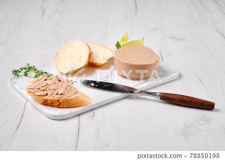 Cod liver on toast 78850198