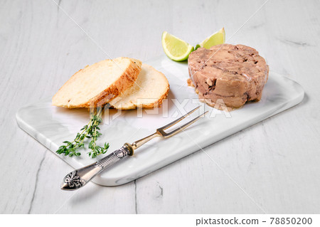 Pollock liver on toast 78850200