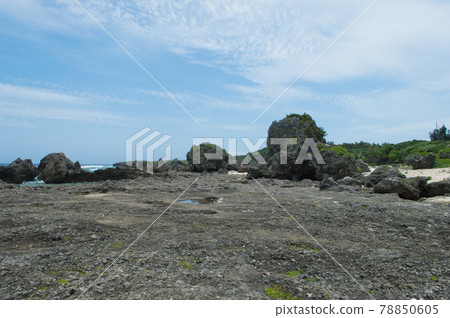 藍天和岩石開放空間 藍天和岩石開放空間 78850605
