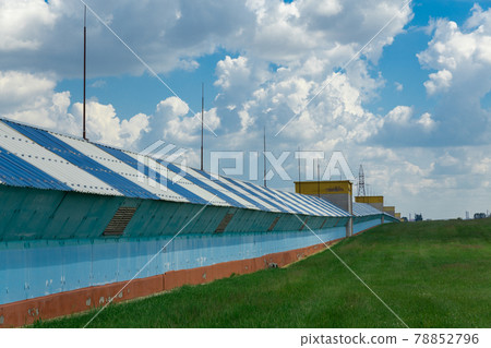 A conveyor with a length of several kilometers A conveyor with a length of several kilometers 78852796