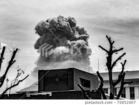 Beginning of an eruption of he volcano Sakurajmia, Beginning of an eruption of he volcano Sakurajmia, 78852807