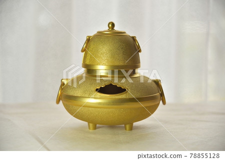 Golden tea pot Golden tea pot 78855128