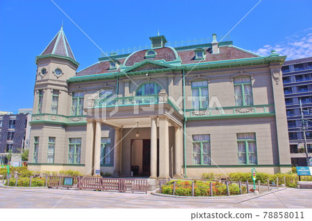 [Fukuoka City] Tenjin Central Park Former Fukuoka Prefectural Public Hall Kihinkan 78858011
