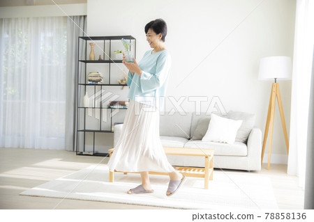 Living ladies Living ladies 78858136