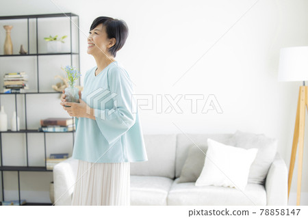 Living ladies Living ladies 78858147