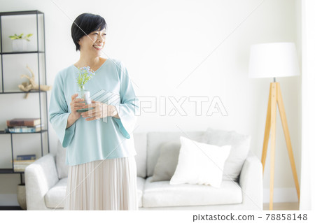 Living ladies Living ladies 78858148